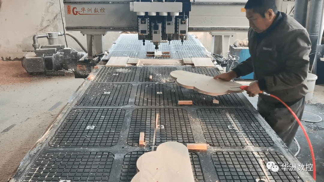 數(shù)控開料機(jī)