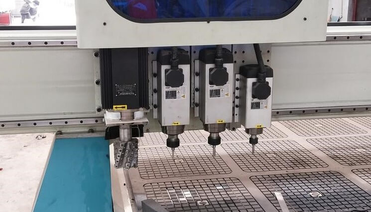 數(shù)控開料機(jī)與電腦雕刻機(jī)有什么區(qū)別呢?