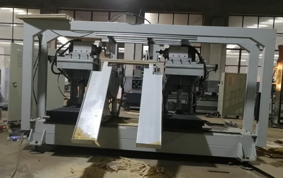 雙頭數(shù)控燕尾榫是生產(chǎn)蜂箱的小能手