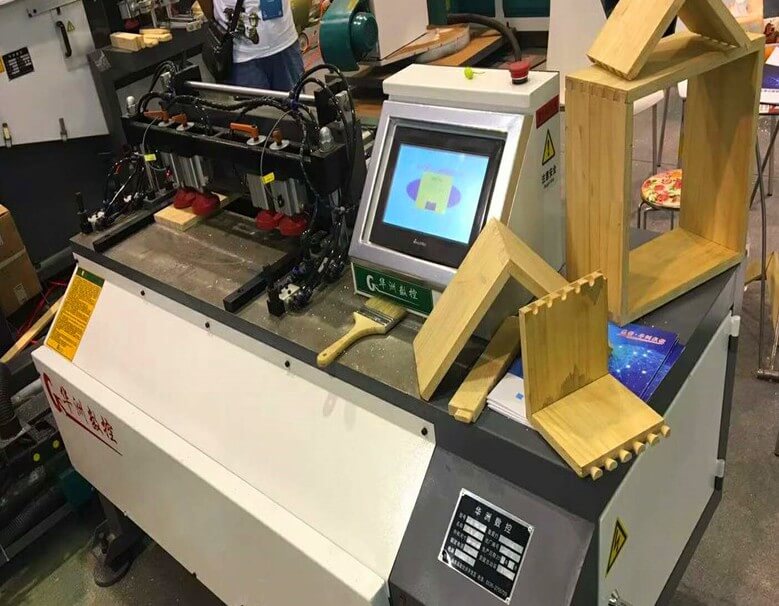 木工開榫機之數控燕尾開榫機